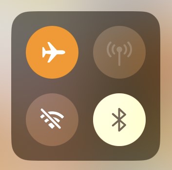 iPhoneコントロールセンター（機内モードON）